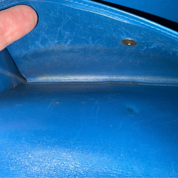 Louis Vuitton Epi International Wallet - Picture 5 of 8